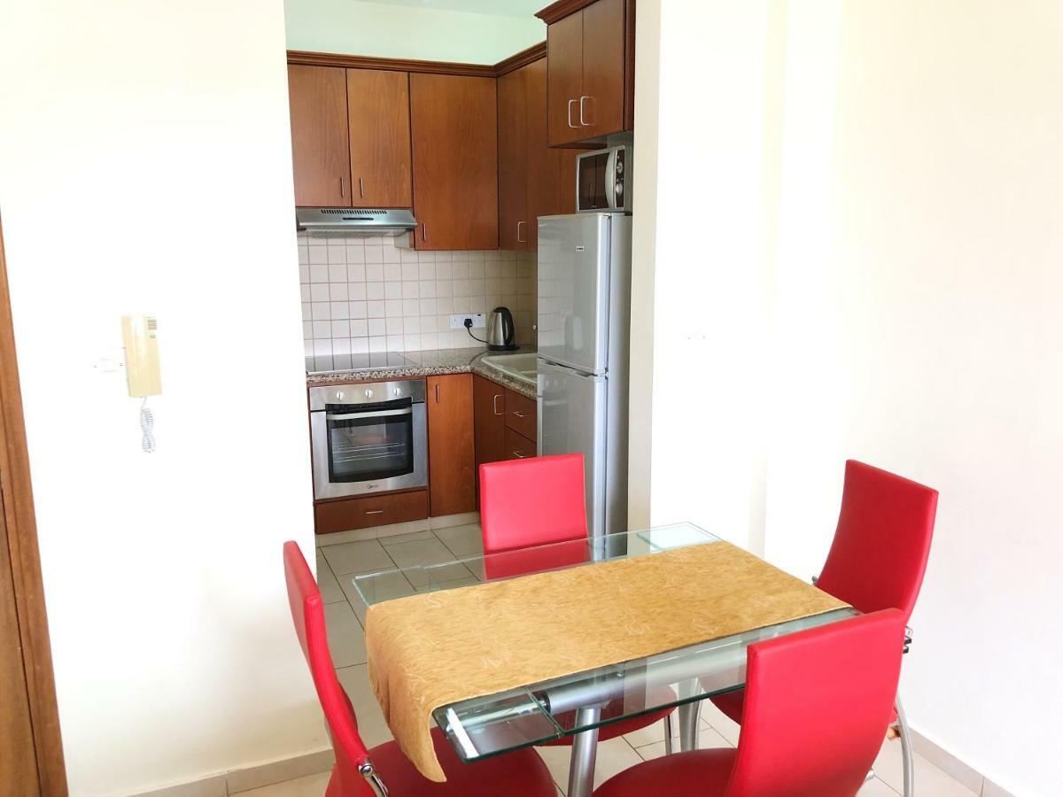 King'S Gardens Apartment Пафос Экстерьер фото